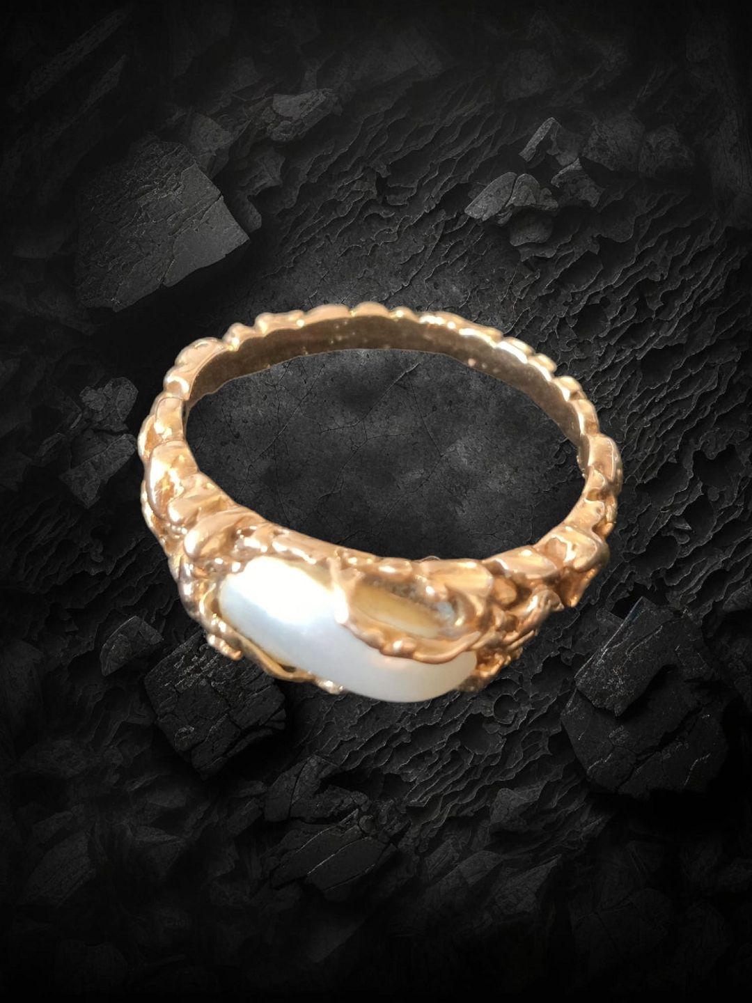 Aage Weimar 14 carat gold ring with beautiful natural pearl inlaid