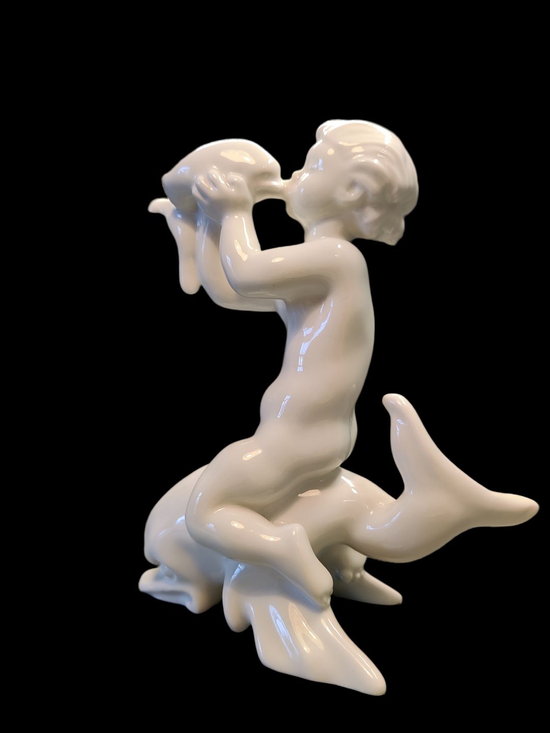 B&G figurine 4061 Girl kissing dolphin 20 x 17 cm Kai Nielsen
