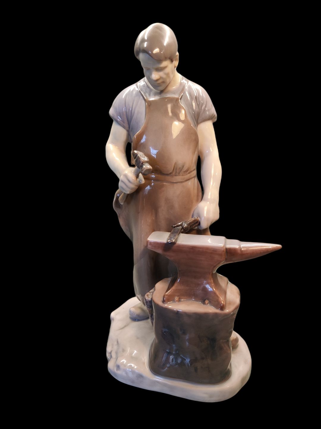 Bing & Grondahl B&G 2225 Blacksmith