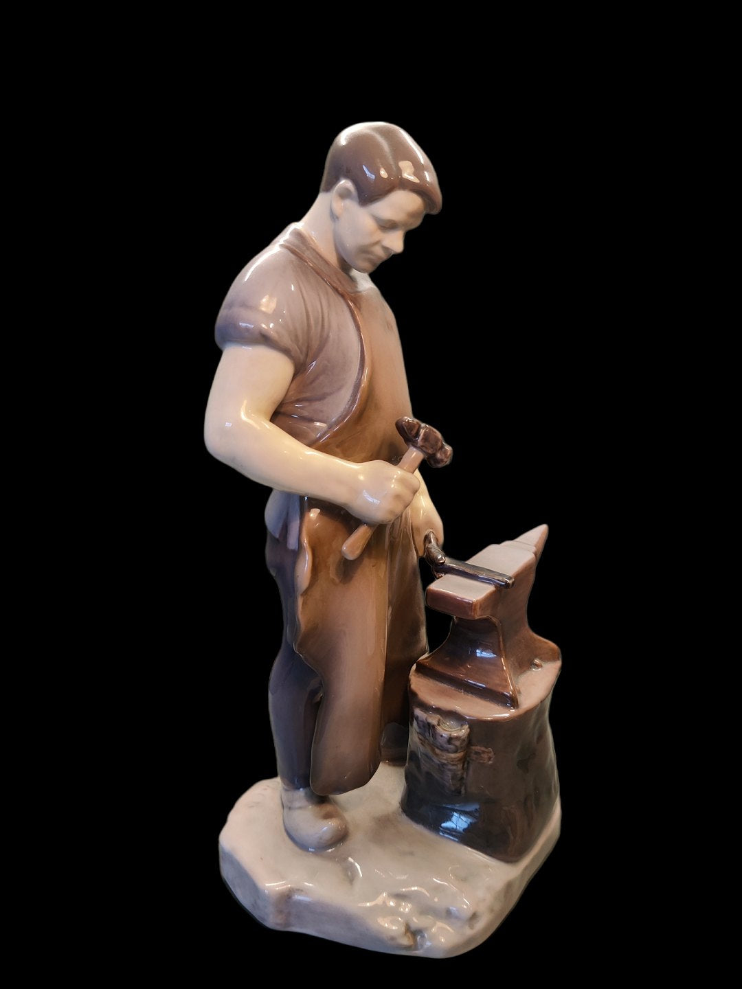 Bing & Grondahl B&G 2225 Blacksmith