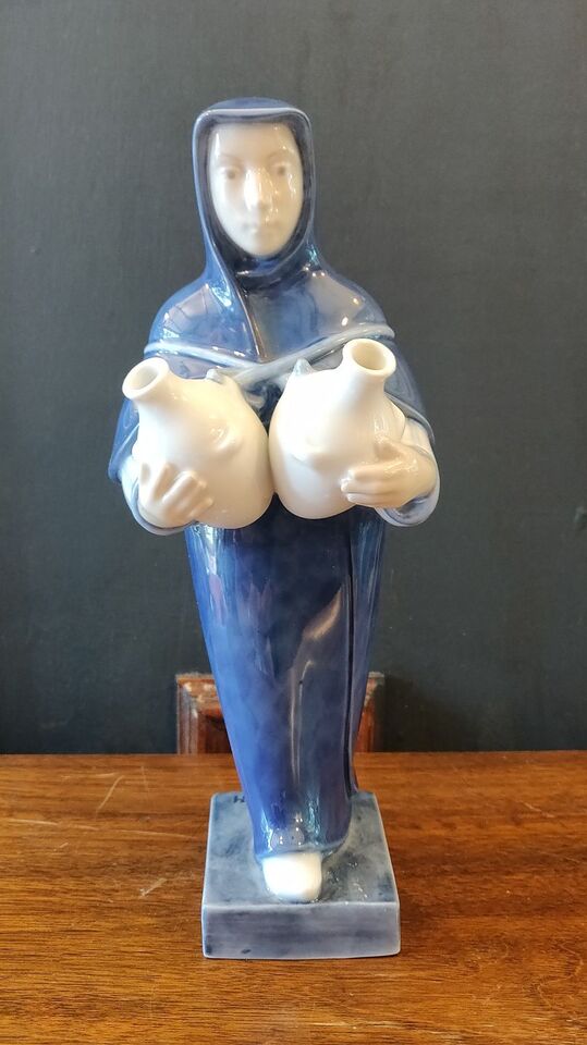 Johannes Hedegård's oriental woman with jars for Royal Copenhagen 22cm. no. 4357