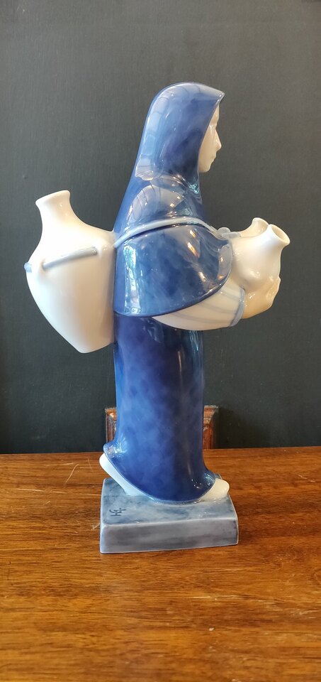 Johannes Hedegård's oriental woman with jars for Royal Copenhagen 22cm. no. 4357