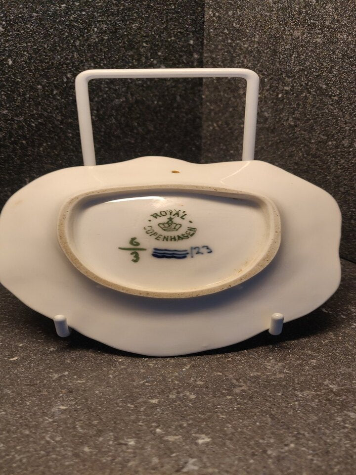 Royal Copenhagen Art Nouveau Blad med Snegl Nr 2478