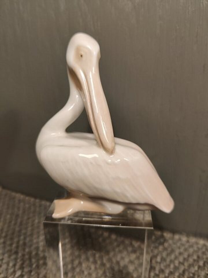 Rare pink pelican from Bing & Grondahl no. 2139 1st grade. perfect condition