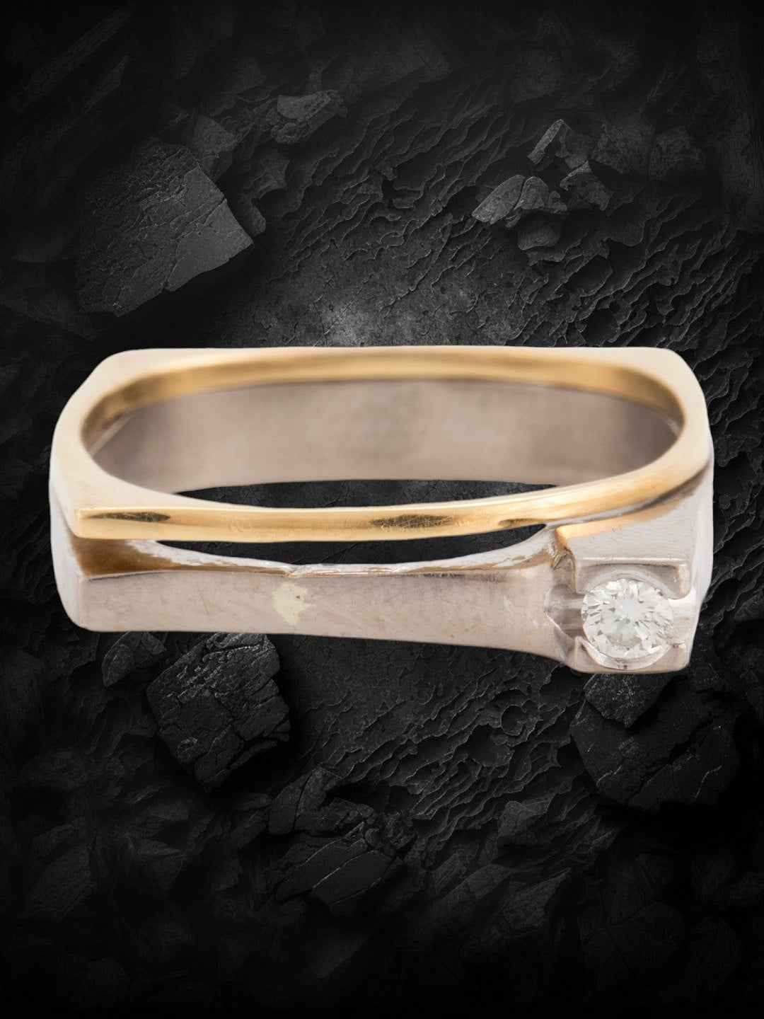 Ole Lynggaard ring in 18 karat gold with brilliant.